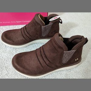 NIB Ryka Micro Suede Ankle Boot - Niah in Chestnut